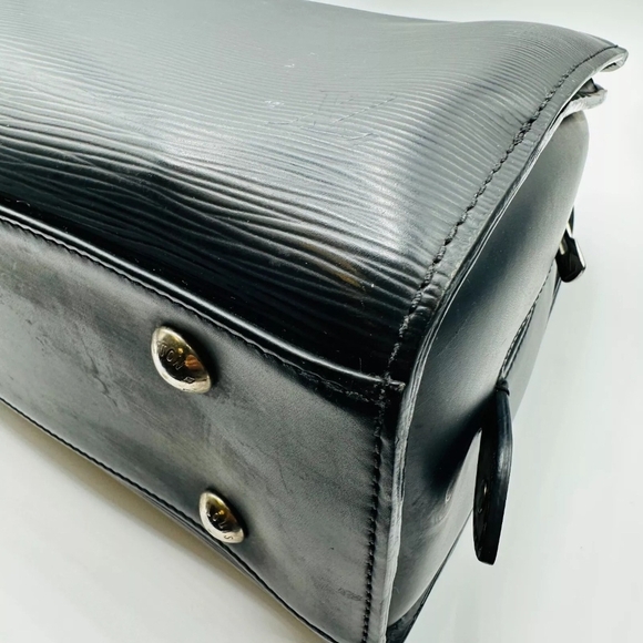 LOUIS VUITTON Black Epi Leather Pont Neuf Handbag - Picture 6 of 16